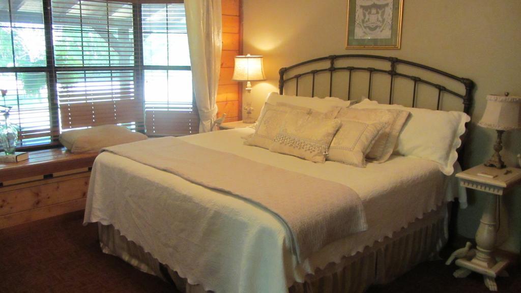 Red Caboose Farm Bed & Breakfast Magnolia Kamer foto